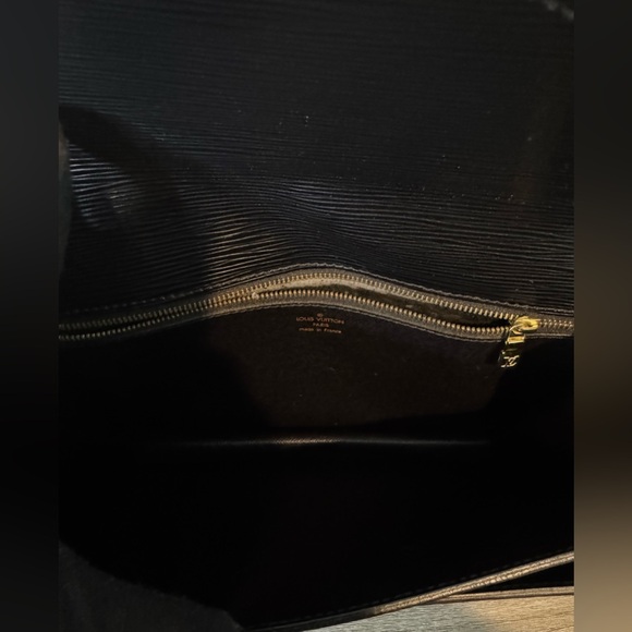 SOLD Vintage Louis Vuitton Clutch | Good Vintage Condition - Picture 11 of 16